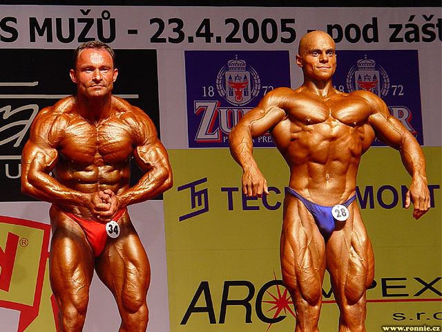 Viktor Hell a Luk� Osladil - M �R mu�� 2005
