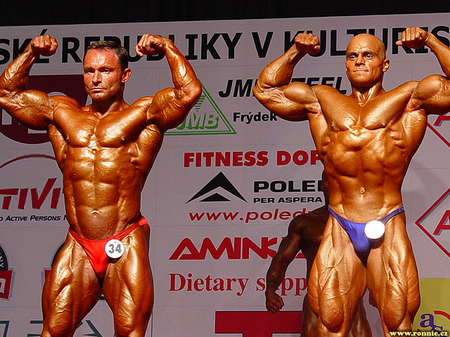 Viktor Hell a Luk� Osladil - M �R mu�� 2005