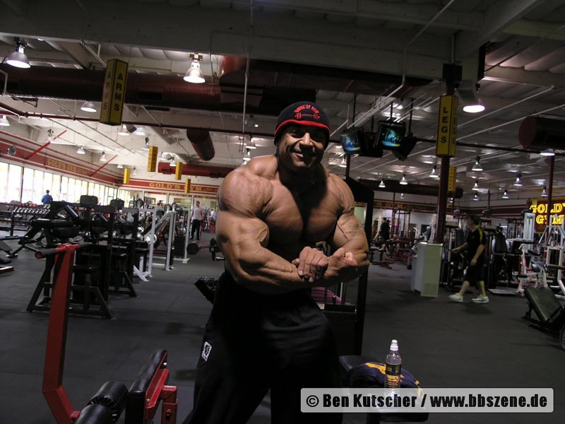 Mustafa Mohammad in Gold`s Gym