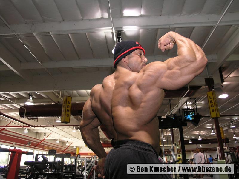 Mustafa Mohammad in Gold`s Gym