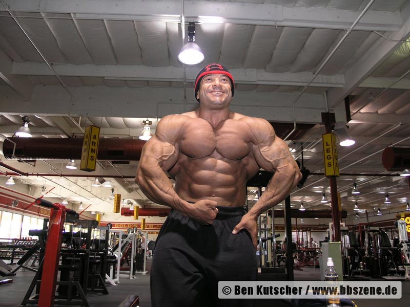 Mustafa Mohammad in Gold`s Gym