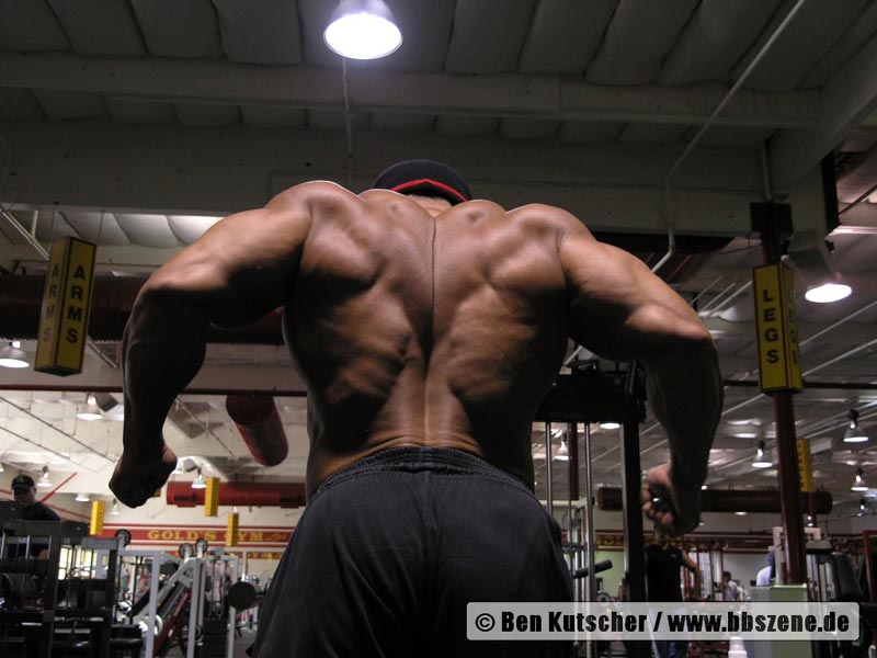 Mustafa Mohammad in Gold`s Gym