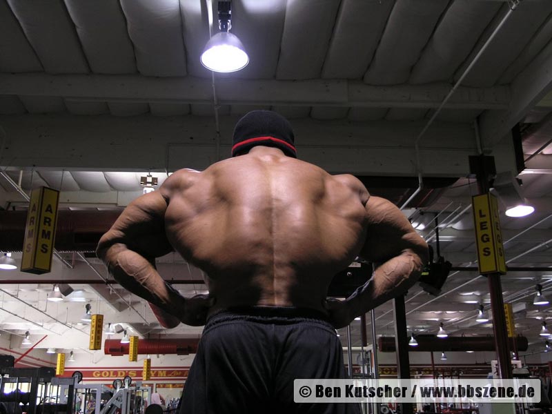 Mustafa Mohammad in Gold`s Gym
