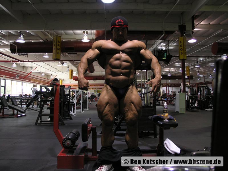 Mustafa Mohammad in Gold`s Gym
