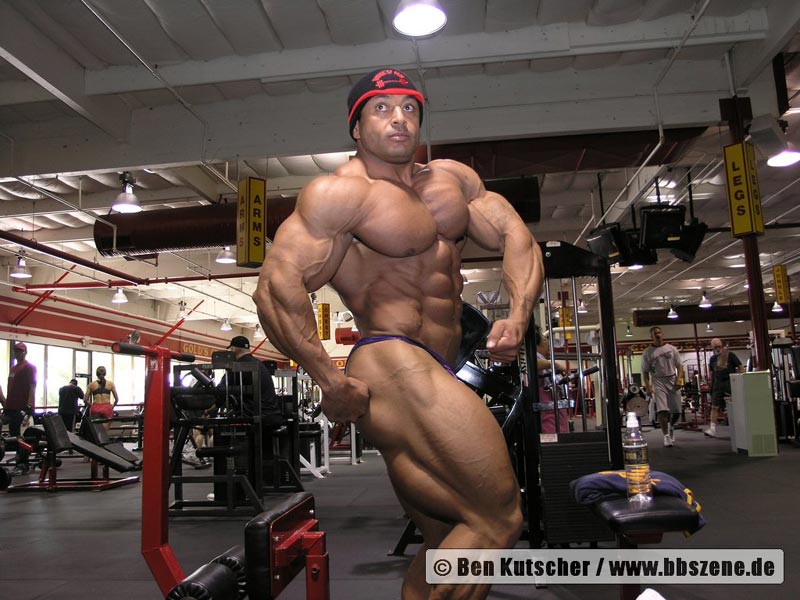 Mustafa Mohammad in Gold`s Gym