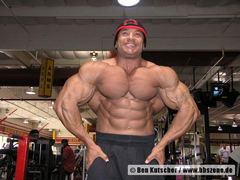 Mustafa Mohammad in Gold`s Gym