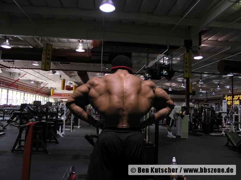 Mustafa Mohammad in Gold`s Gym