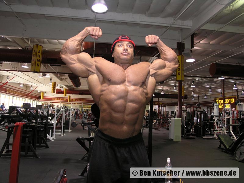 Mustafa Mohammad in Gold`s Gym