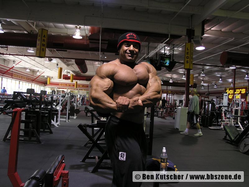 Mustafa Mohammad in Gold`s Gym