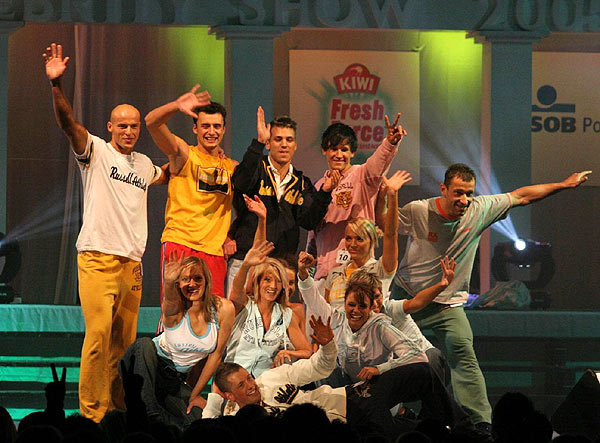 M�dn� show