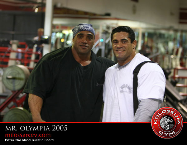 Dennis James a Gustavo Badell