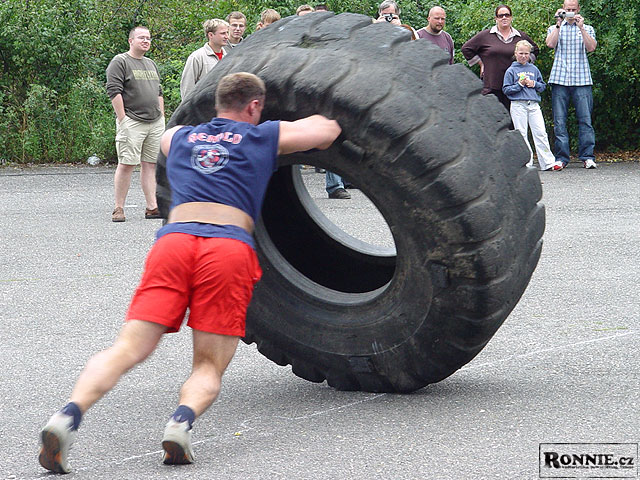 Jirka Nekola a 350 kg pneumatika