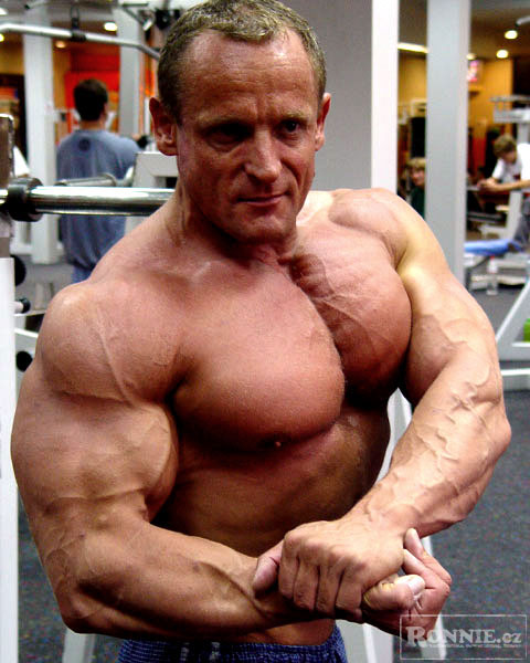 L��a Kur��k 3 t�dny p�ed Mr. Universe