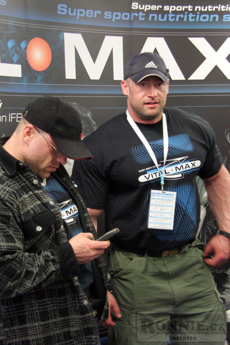 Petr Vani� a Radek Lonc, v�le�n�ci federace NABBA v barv�ch Vitalmaxu