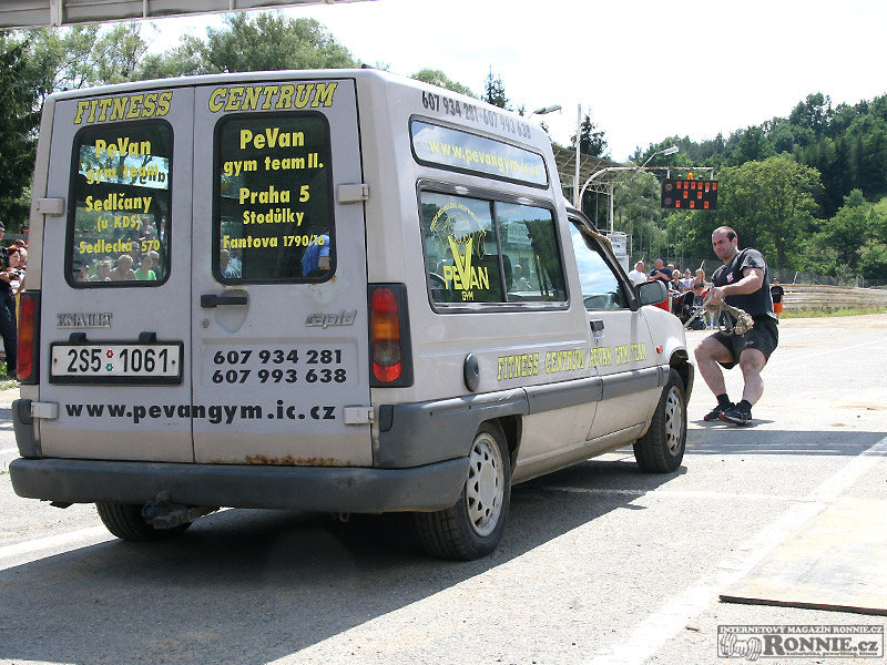 Jeho auto bylo hlavn�m p�edm�tem prvn� discipl�ny...