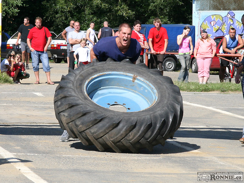 Dal�� discipl�na za��n�: 200 kg pneumatika.