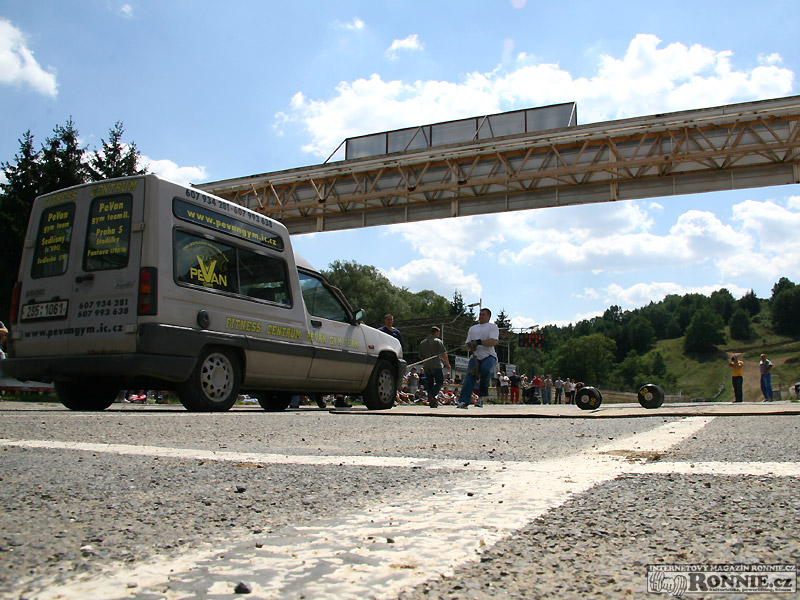 ...nazvan� "Papamobil na lan�".