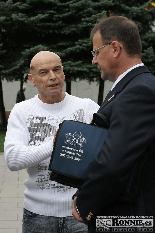 Bob Div�lek