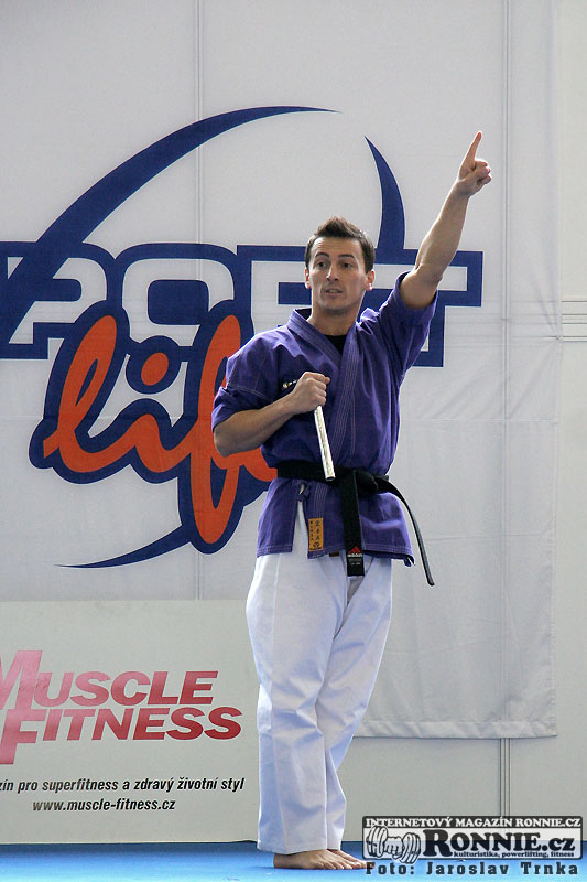 22n�sobn� mistr sv�ta v karate Roman Vol�k