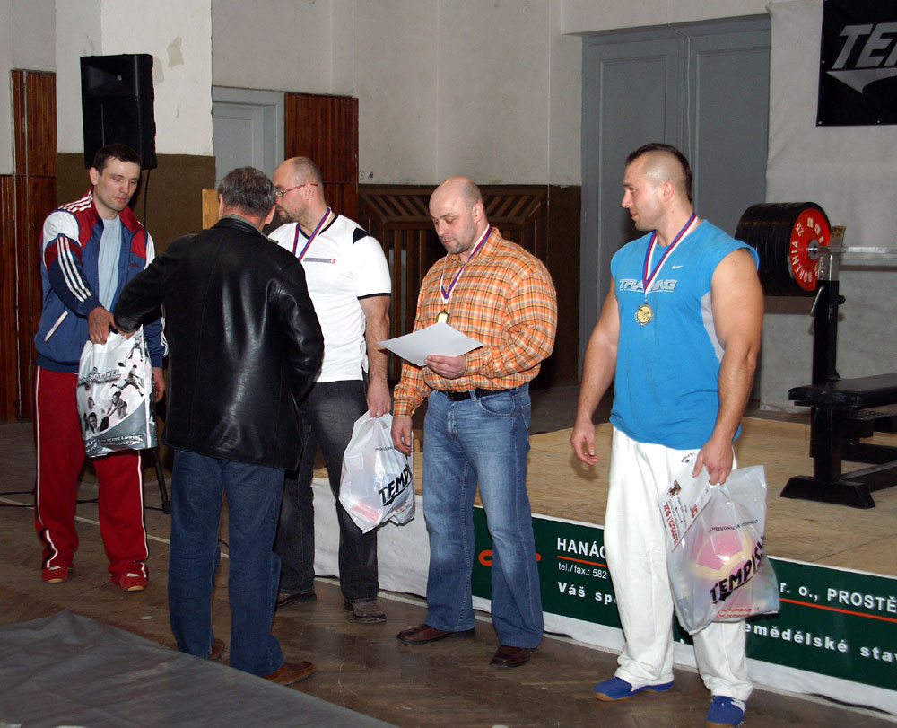 Prvn� t�i do 100 kg