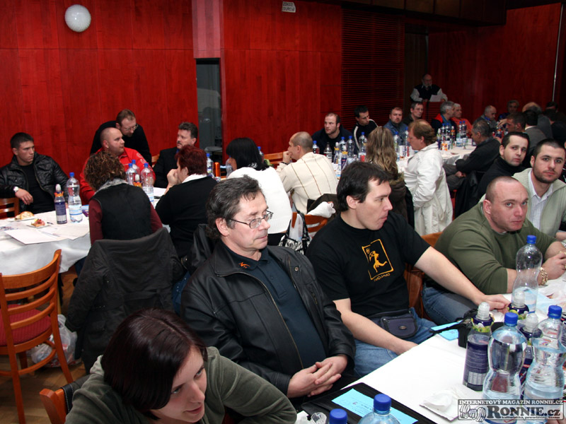 Pl�num Valn� hromady