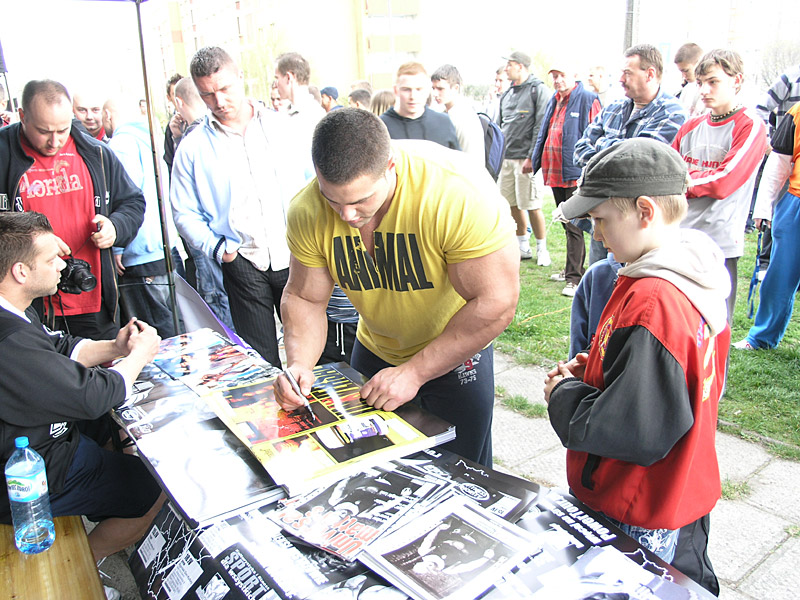 Evan Centopani a mal� z�jemce o autogram