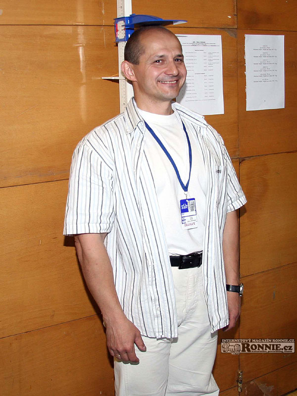 Olegovo v��ku pr� prozradit nesm�m:).