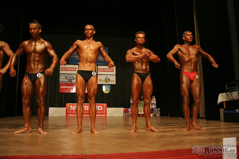 Kulturistika junio�i - do 77 kg