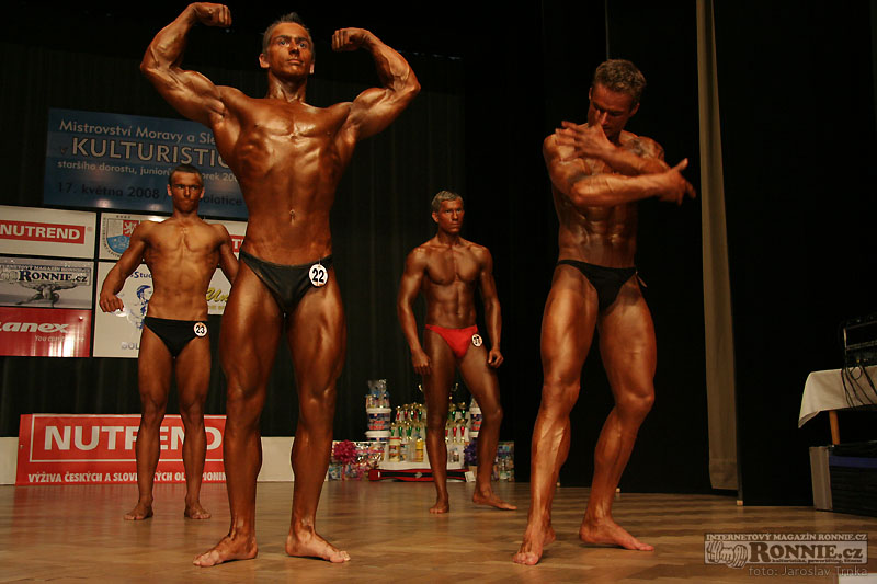 Kulturistika junio�i - do 77 kg