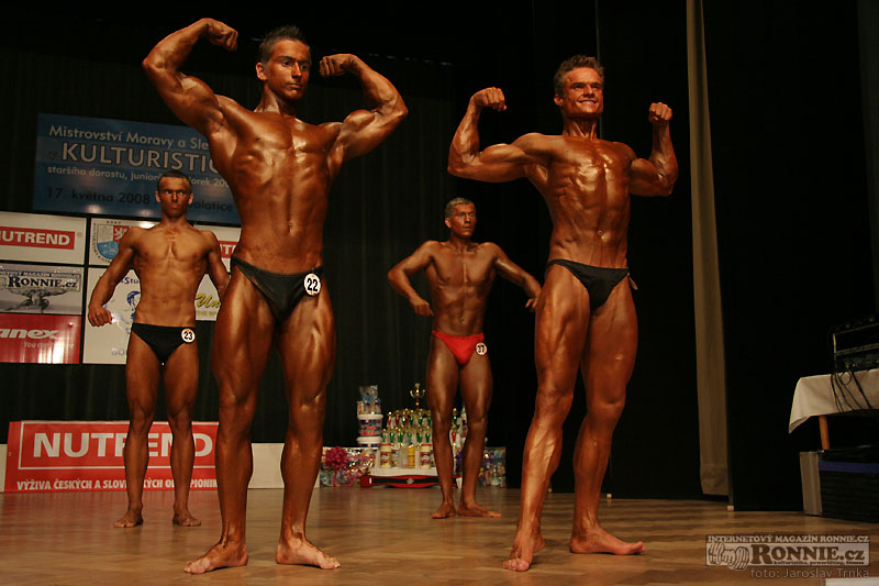 Kulturistika junio�i - do 77 kg
