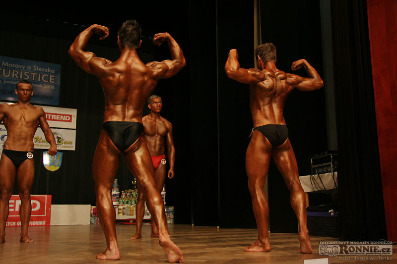 Kulturistika junio�i - do 77 kg