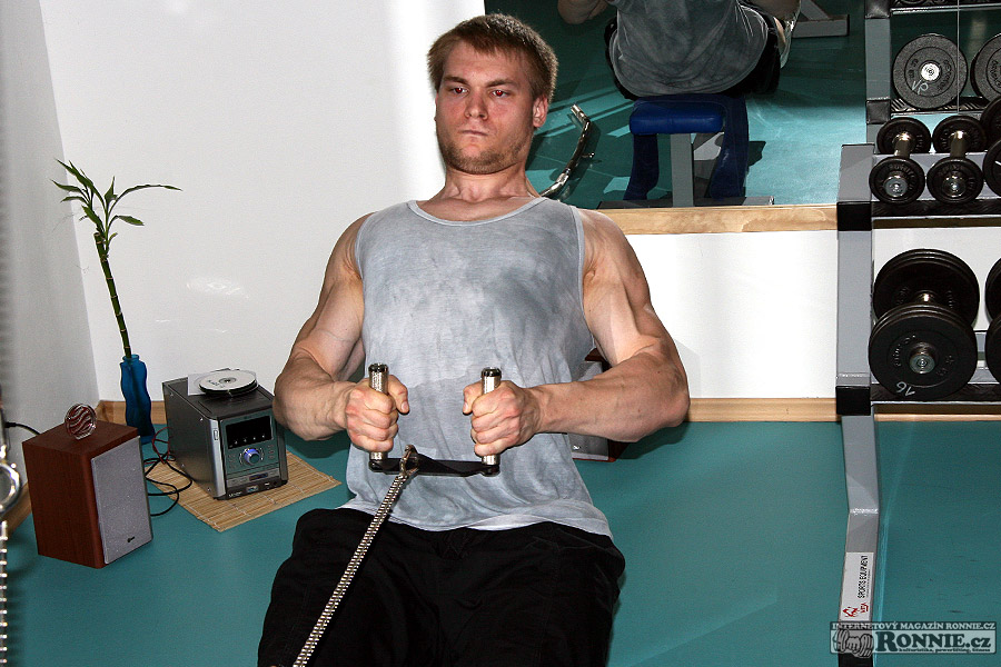 Bl�ovi (Black Dragon) hezk� kus formy po jarn�ch sout��ch (n�jak�m z�zrakem) st�le z�stal.