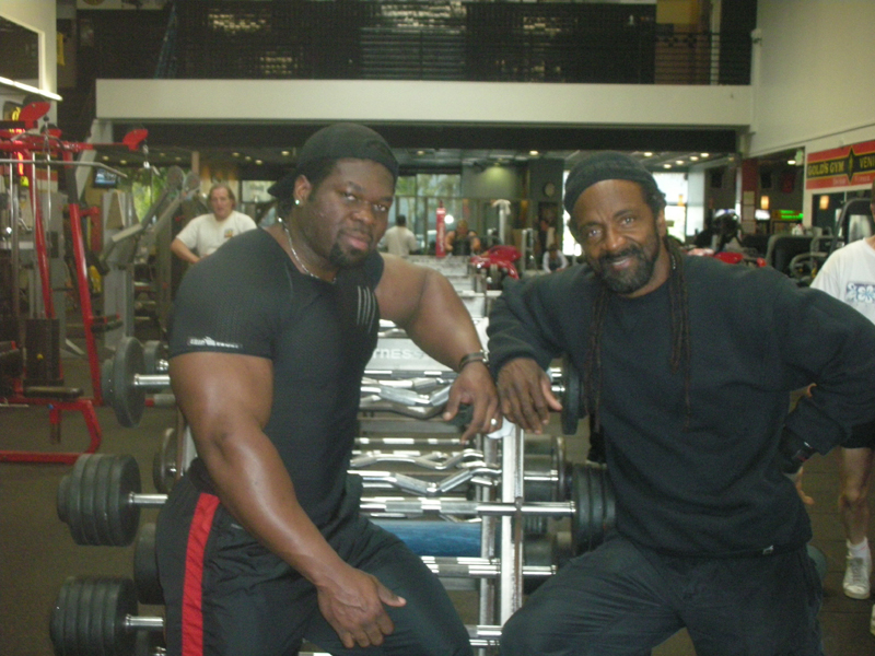 Lionel Beyeke a Charles Glass