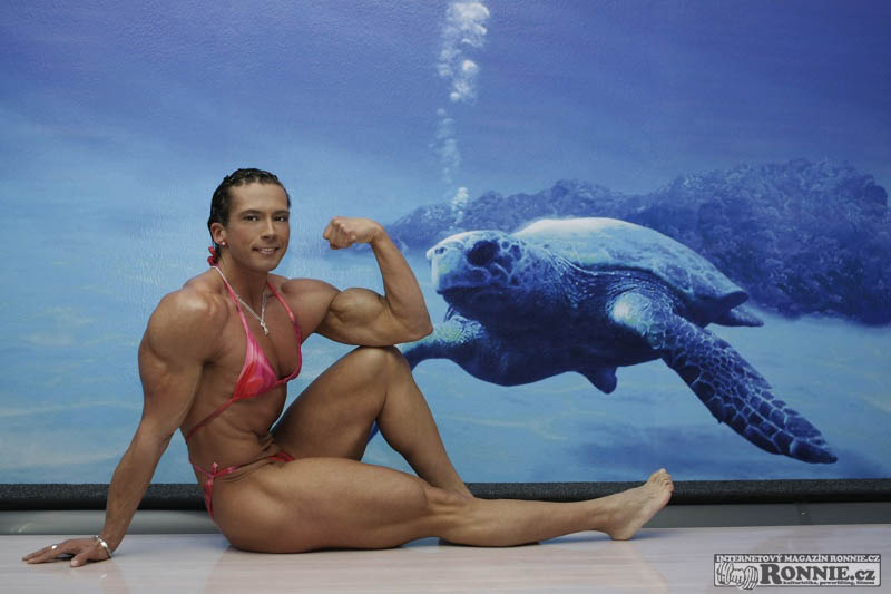 V�ra Mikulcov� t�den p�ed Arnold Classic Amateur