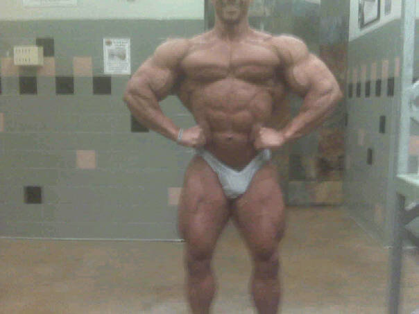Troy Alves 4,5 t�dne p�ed Mr. Olympia