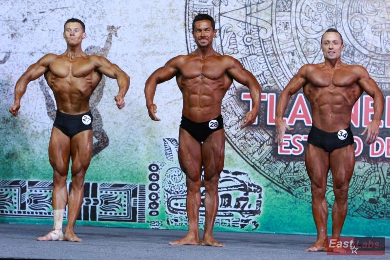 Fitness mu�i - Franti�ek Barto� vpravo