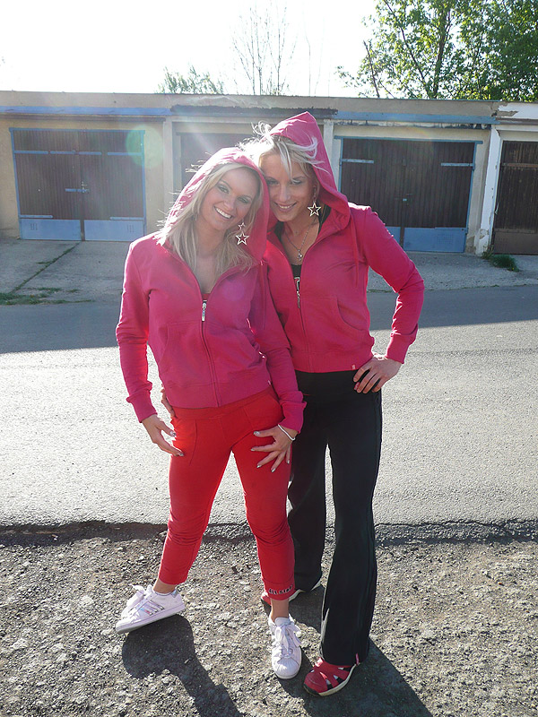 Michaela Podneck� a Jitka Pape�ov�