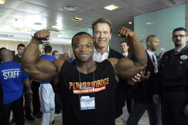 Clarence DeVis a Arnold Schwarzenegger