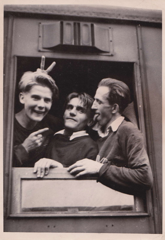 Zleva: Ko��n, Hu�ek, Polesn� - cesta na z�vody v roce 1944