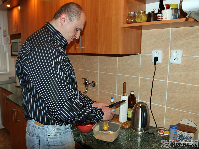 Rozklepneme vejce.