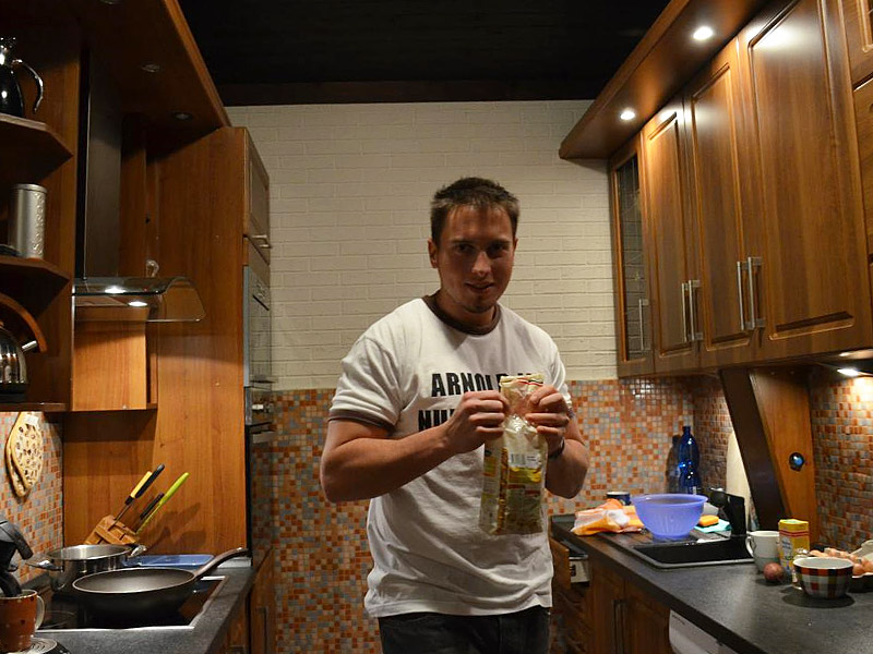 Otev�r�me t�stoviny.