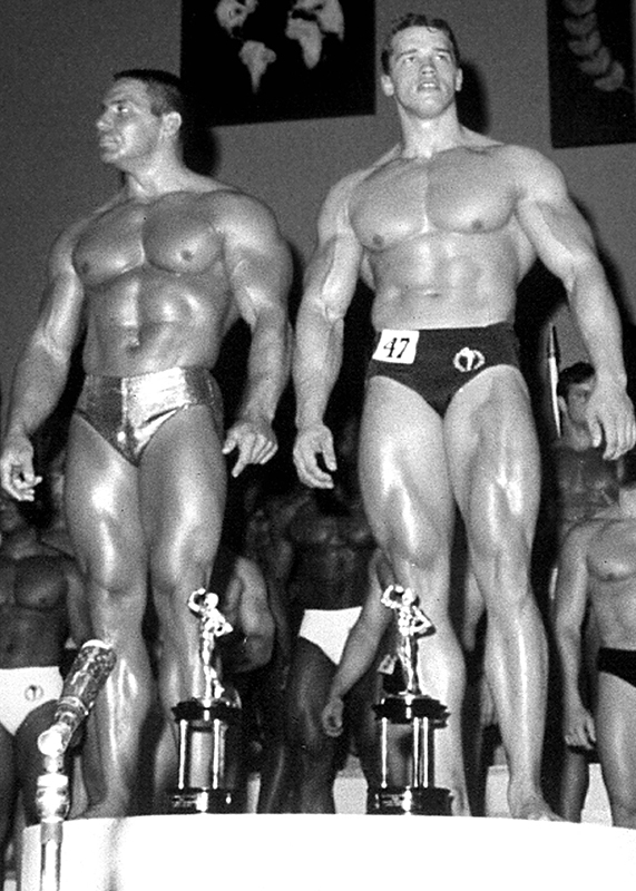 Bill Pearl a Arnold Schwarzenegger na NABBA Mr. Universe 1967