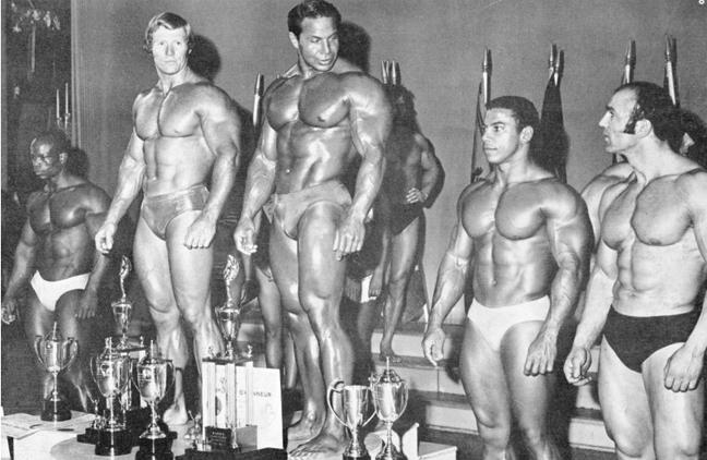 Albert Beckles, Ken Waller, Bill Pearl a Chris Dickerson na NABBA Mr. Universe 1971