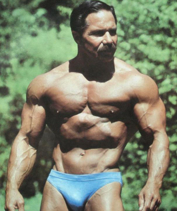Bill Pearl v pades�ti letech