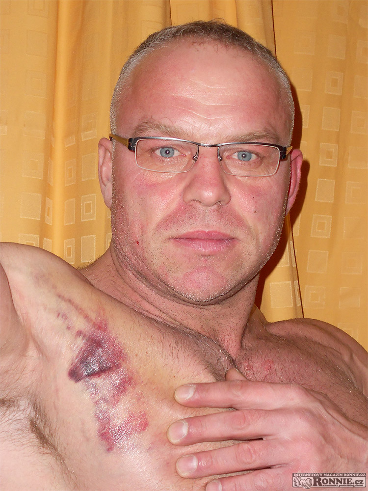 Petr Vani� - natr�en� prsn� sval (15. 3. 2012)