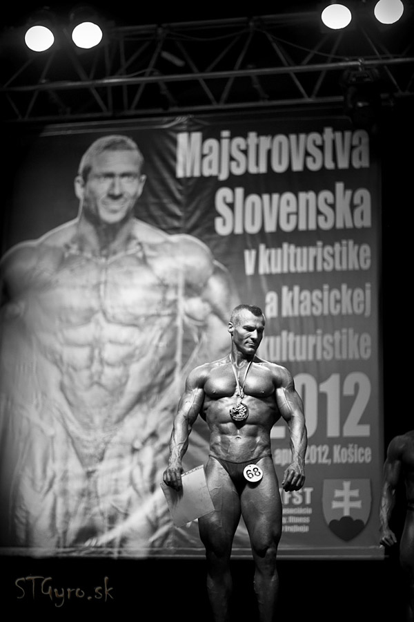 Z�kulis� Mezin�rodn�ho mistrovstv� Slovenska v kulturistice 2012