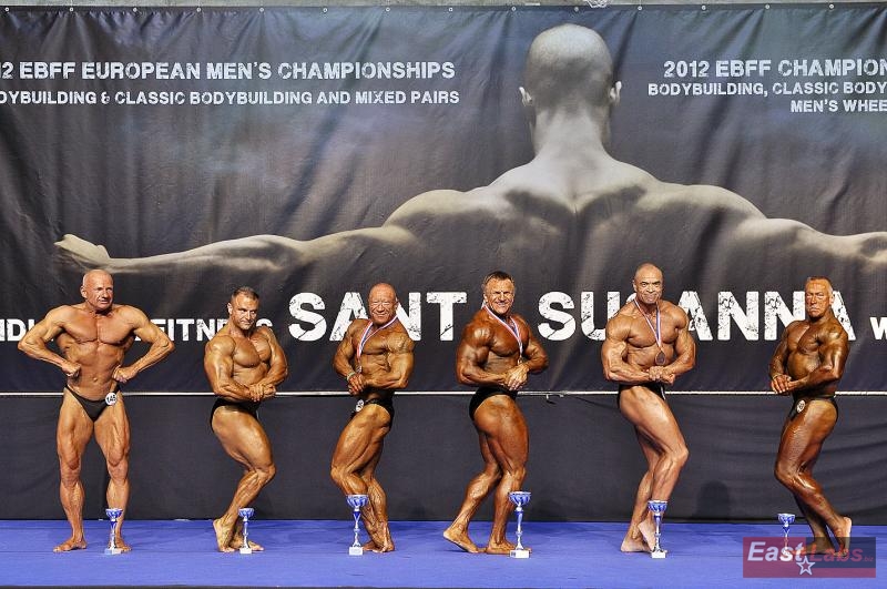 Finalist� kulturistiky mu�� masters od 50 do 59 let nad 80 kg