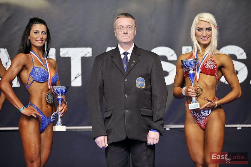 Renata Szmutku, Adela Ondrejovi�ov�