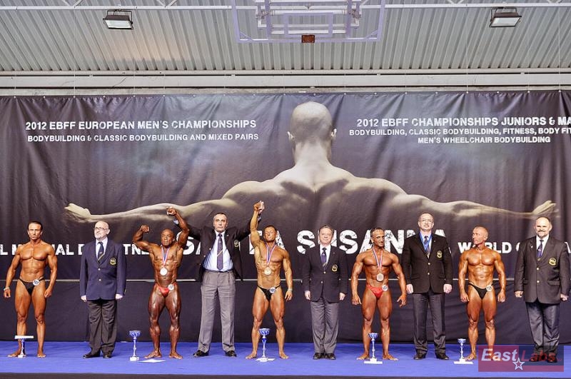 Finalist� kulturistiky mu�� masters nad od 40 do 49 let do 70 kg