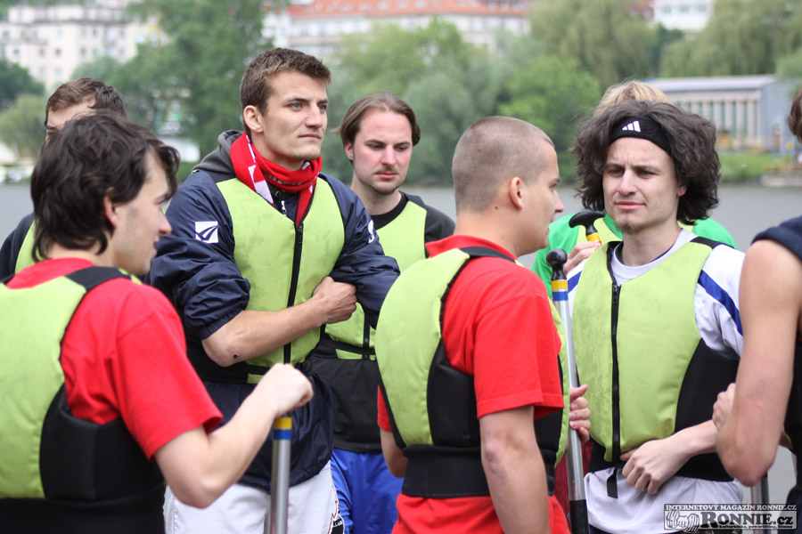 Mezifakultn� z�vod dra��ch lod� 2012